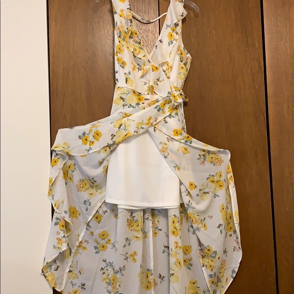 NWT 🌟Charming Charlie Yellow Floral Wrap Dress - Picture 7 of 7